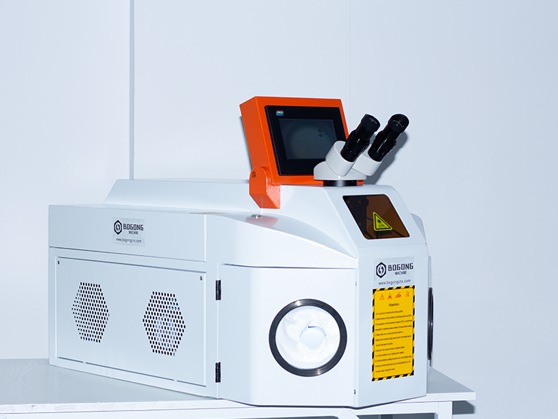 橙白珠宝焊现场拍摄3 Jewelry laser welder